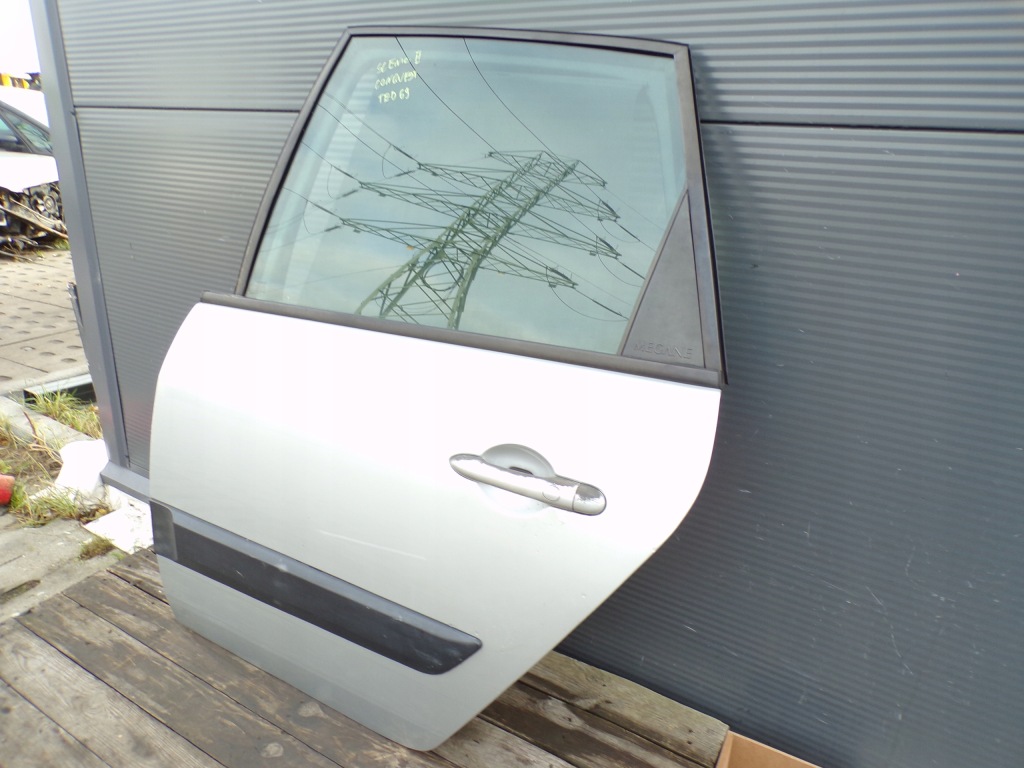 Дверь левая задние задний  renault scenic 2 2 рестайлинг  conquest цвет ted69 Доставка