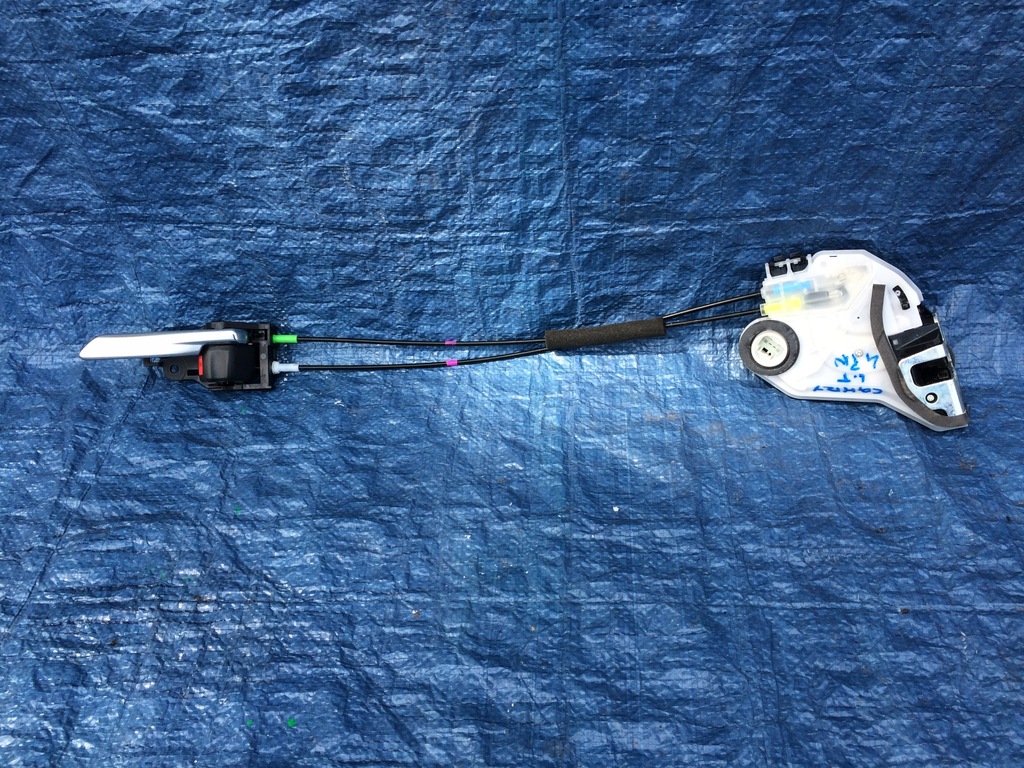 фото №1, Toyota camry viii xv70 замок дверь левый задняя 90708133