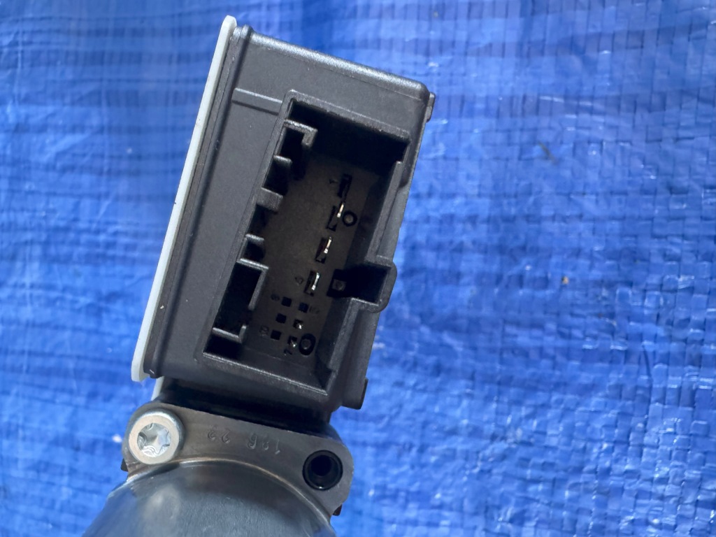 фото №10, Моторчик стекло правый задняя cupra leon iv 5q959408d