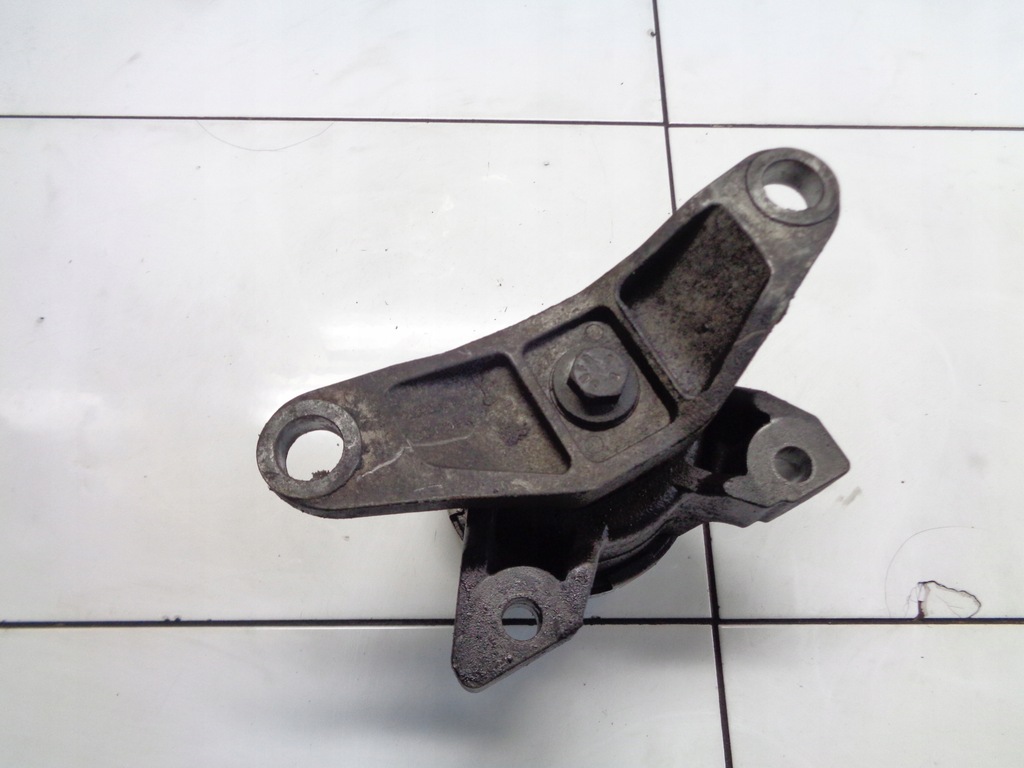 фото №6, Ford 1.8tdci кронштейн подушка двигуна