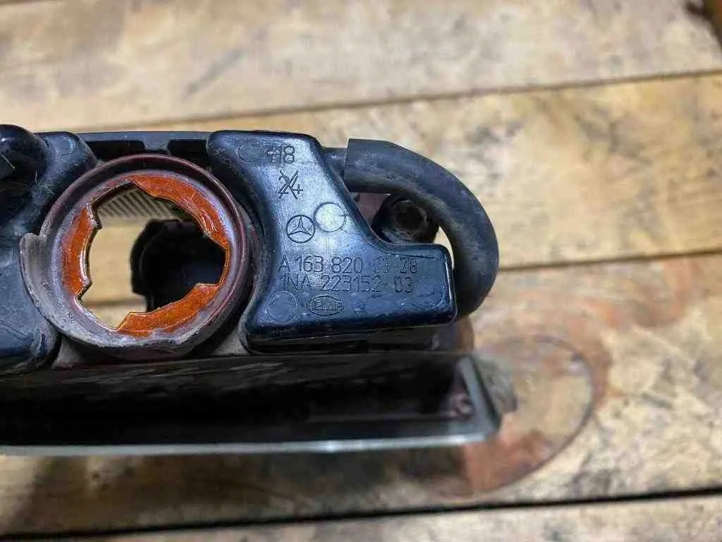 фото №7, Противотуманная фара левый передний mercedes-benz m w163 1638200328 2.69l дизель 120kw