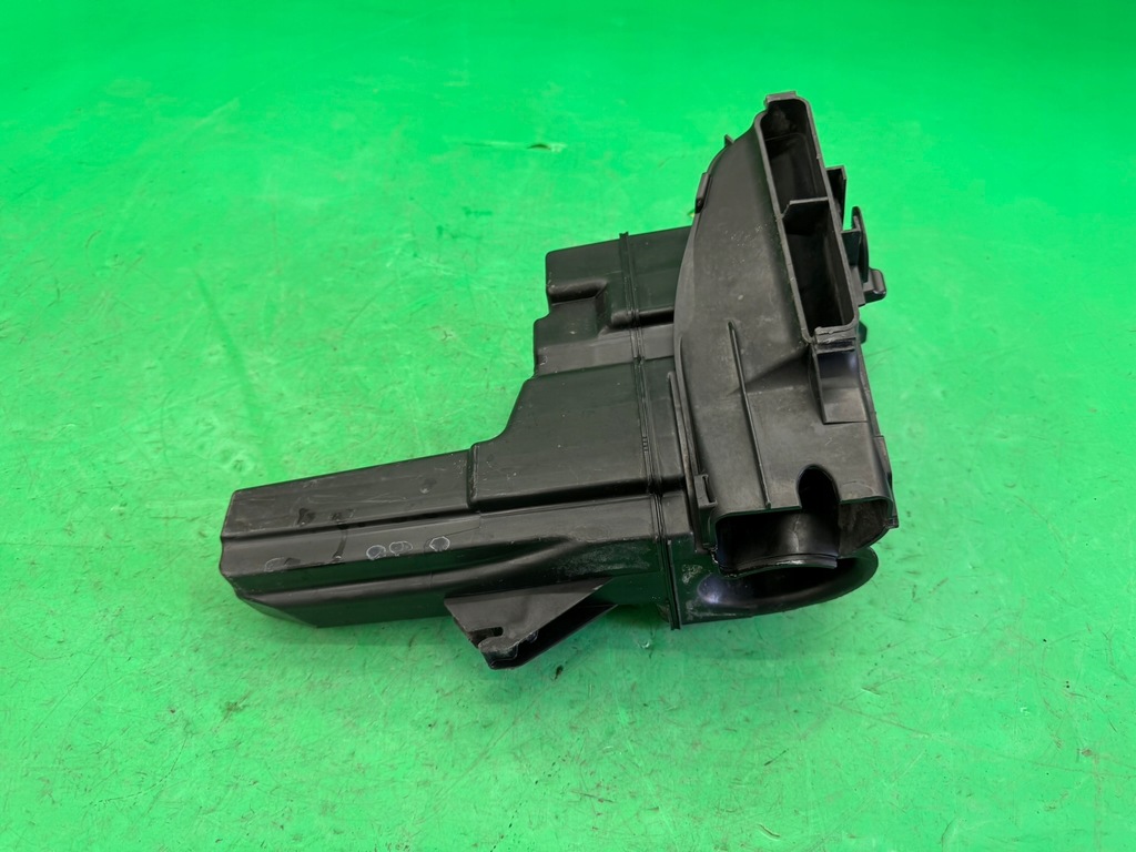 фото №8, Резонатор воздуха корпус 9684995780 citroen c3 picasso 1.6 vti 08-