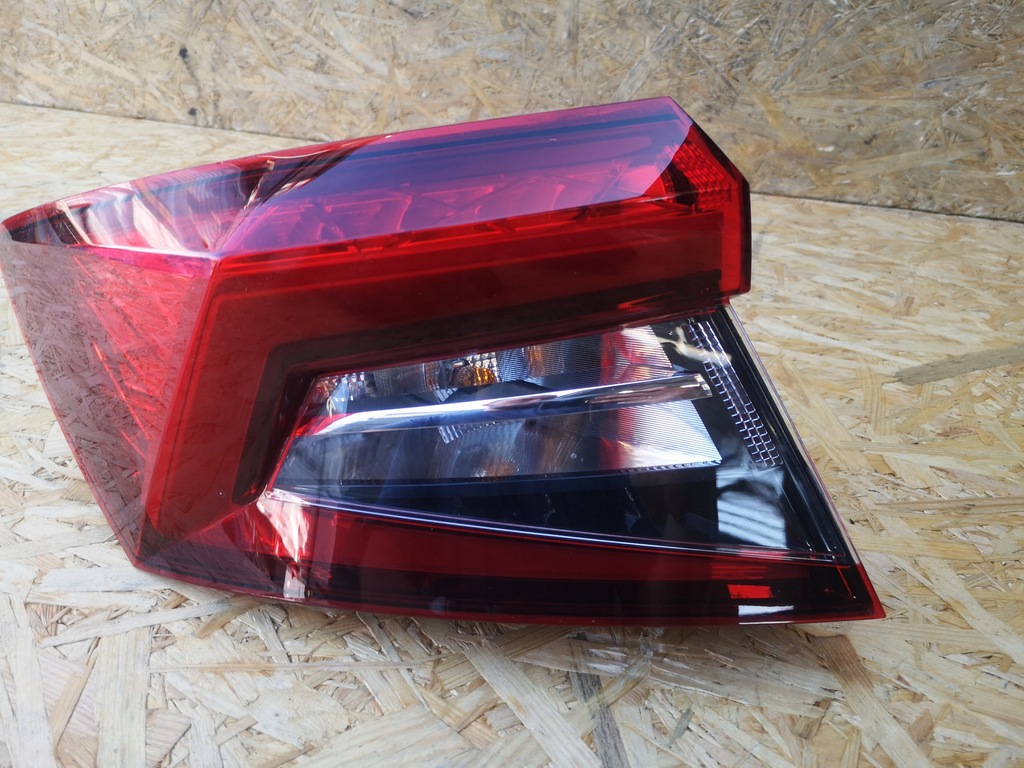 фото №6, Skoda karoq лампа левый задняя крышка багажника+ крыло 57a945207