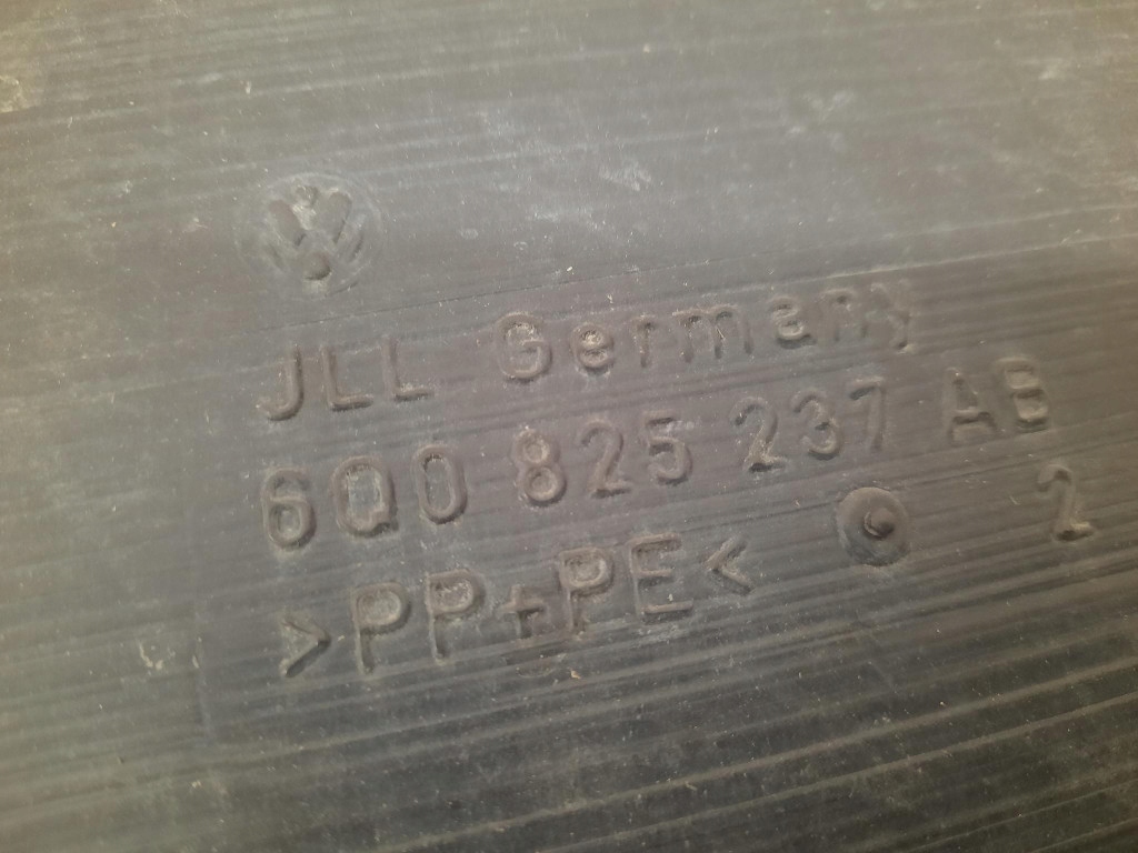 фото №8, Skoda fabia ii 10-14 защита пластиковая подвеска pod двигатель 6q0825237ab 1026