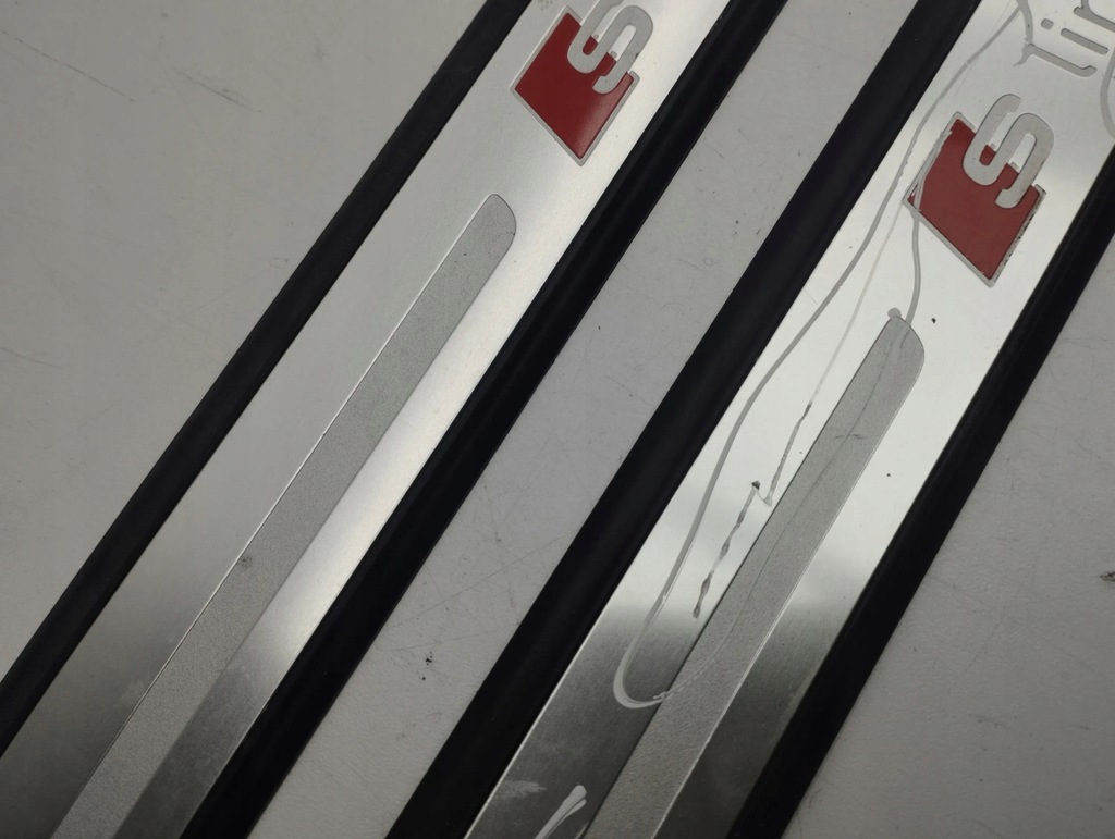 фото №7, Audi a1 2019 комплект молдинг порог передняя