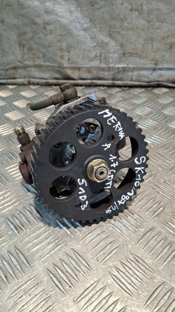 Купить Насос впрыскная peugeot 301 1.6hdi