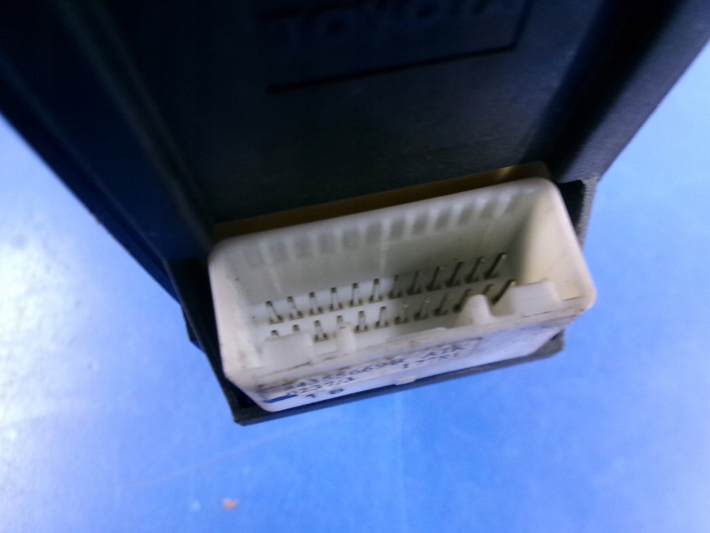 фото №6, Toyota corolla e12 панель кнопки выключатели окон i блокировка 84820-02110