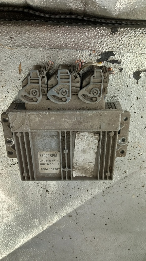 фото №1, Бортовой компьютер двигателя renault laguna 1.6b ii 01r