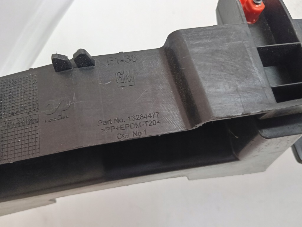 Направляющая кронштейн кронштейн перед 13264477 opel astra j Киев