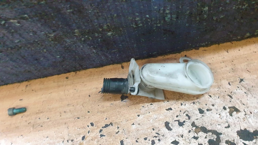 фото №1, Audi a2 заливна горловина бачок омивача