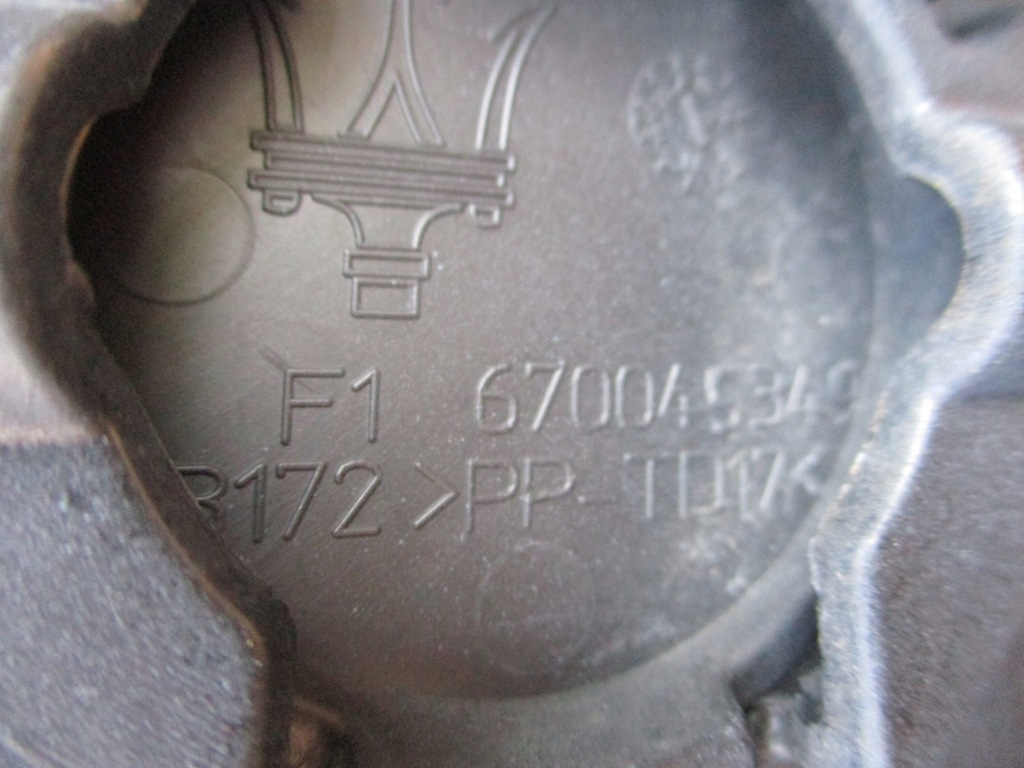 Спойлер накладка dół диффузор бампера задняя maserati levante 670045348 670045 Киев