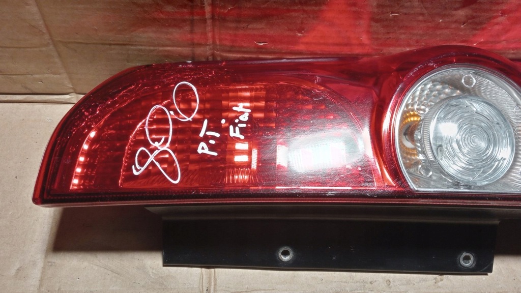 фото №3, Fiat doblo iii combo d лампа задня права