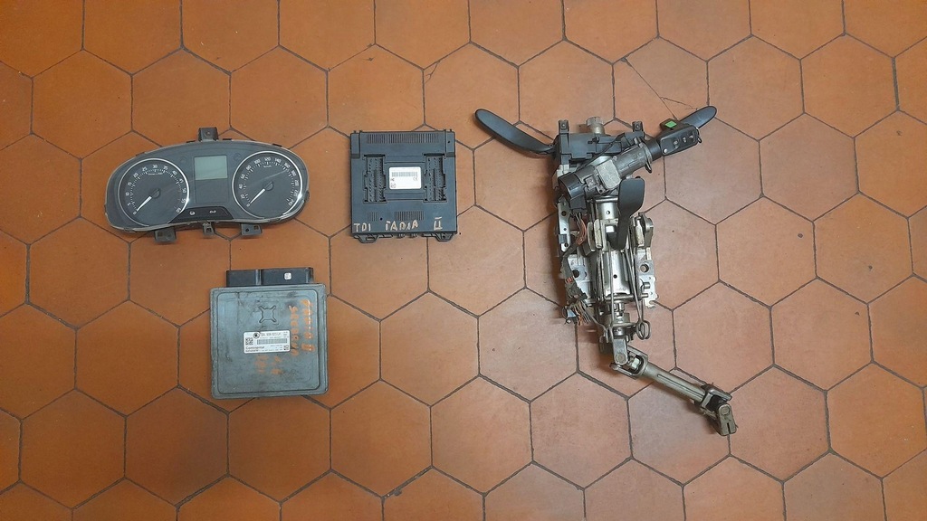 фото №1, Набор startowy^^ fabia ii 1.6 дизель 03l906023lk