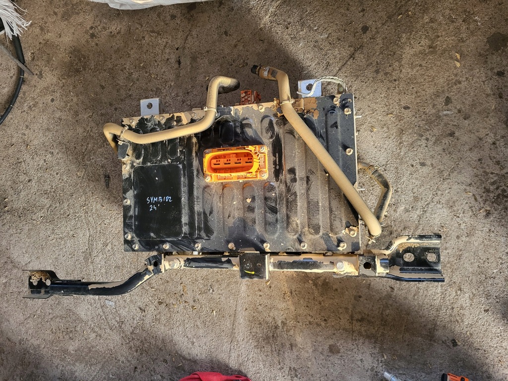 фото №1, Аккумулятор аккумулятор аккумуляторы dacia duster iii 295106913r po zalaniu