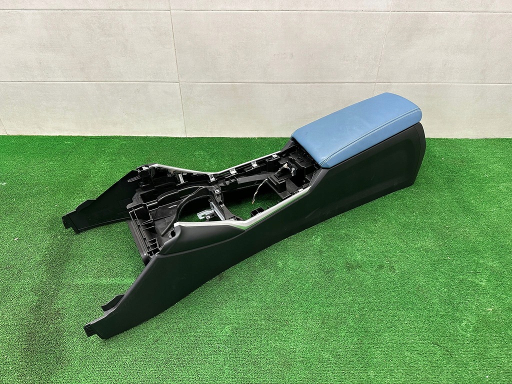 фото №10, Bmw m3 g80 середина обивка сиденья туннель заднее сиденье обшивки