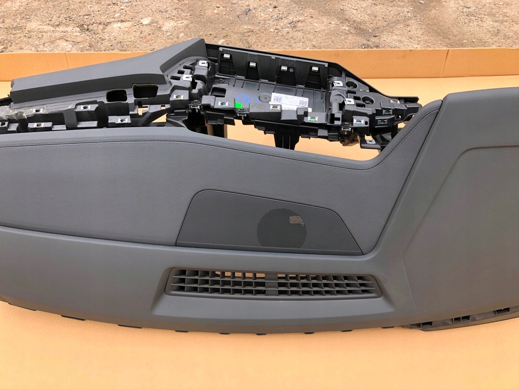 фото №10, Консоль pulpit чёрный black 4kl.857.736 audi e-tron 2020- приборная панель приборная