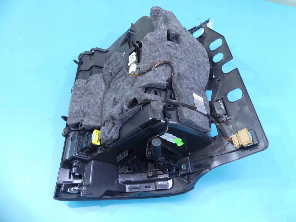 фото №13, Бардачок пассажира audi a5 i 8t 8k1857035