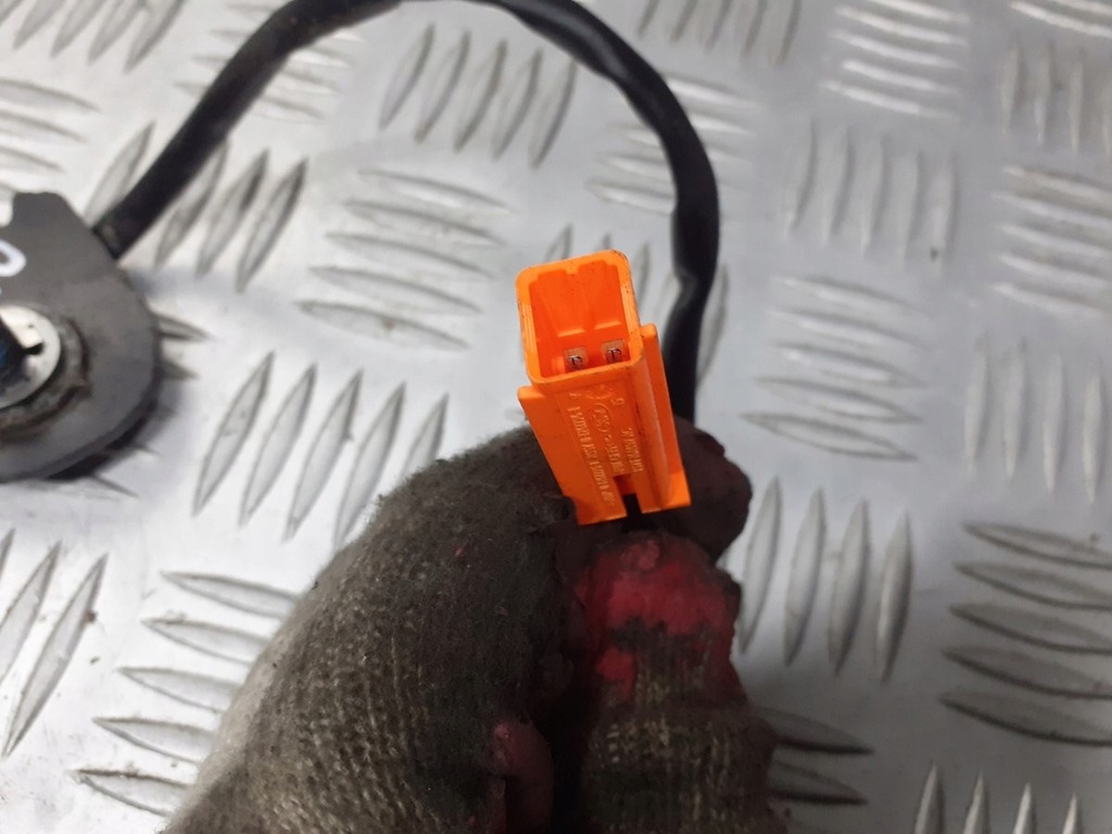 фото №3, Клипса поперечина mazda 2 dy