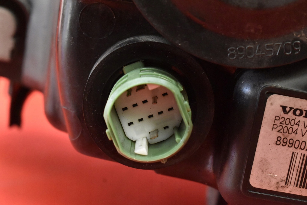 фото №7, Фара правый лампа перед eu 30698836 89900266 volvo v70 2 ii lift 04-08