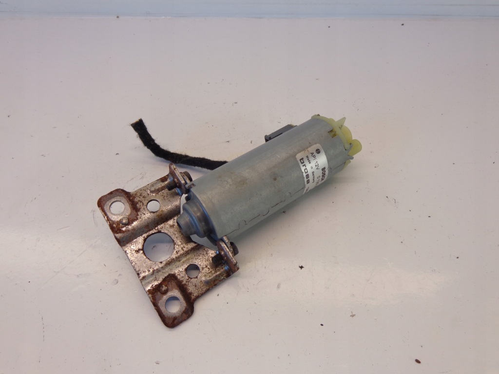 фото №1, Volvo xc70 2 ii моторчик сиденье левый перед 0130002532