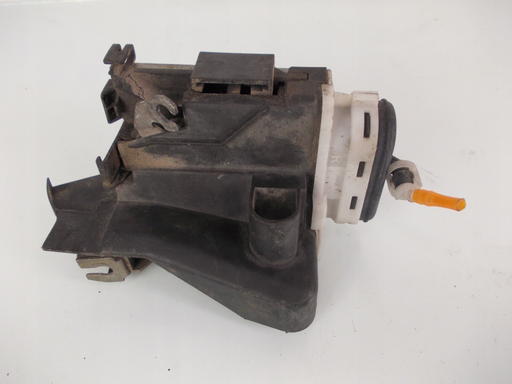 Замок двері правий задній audi a4 b5 Ціна