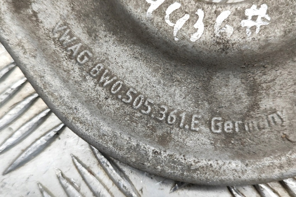 фото №6, Audi rs4 avant b9 задній правий важіль 8w0505361e 3.0 бензин 331kw 2023