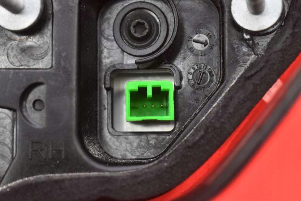 фото №7, Лампа правая задняя задняя hk83-15k272-aa jaguar f-pace x761 r-sport 16-20