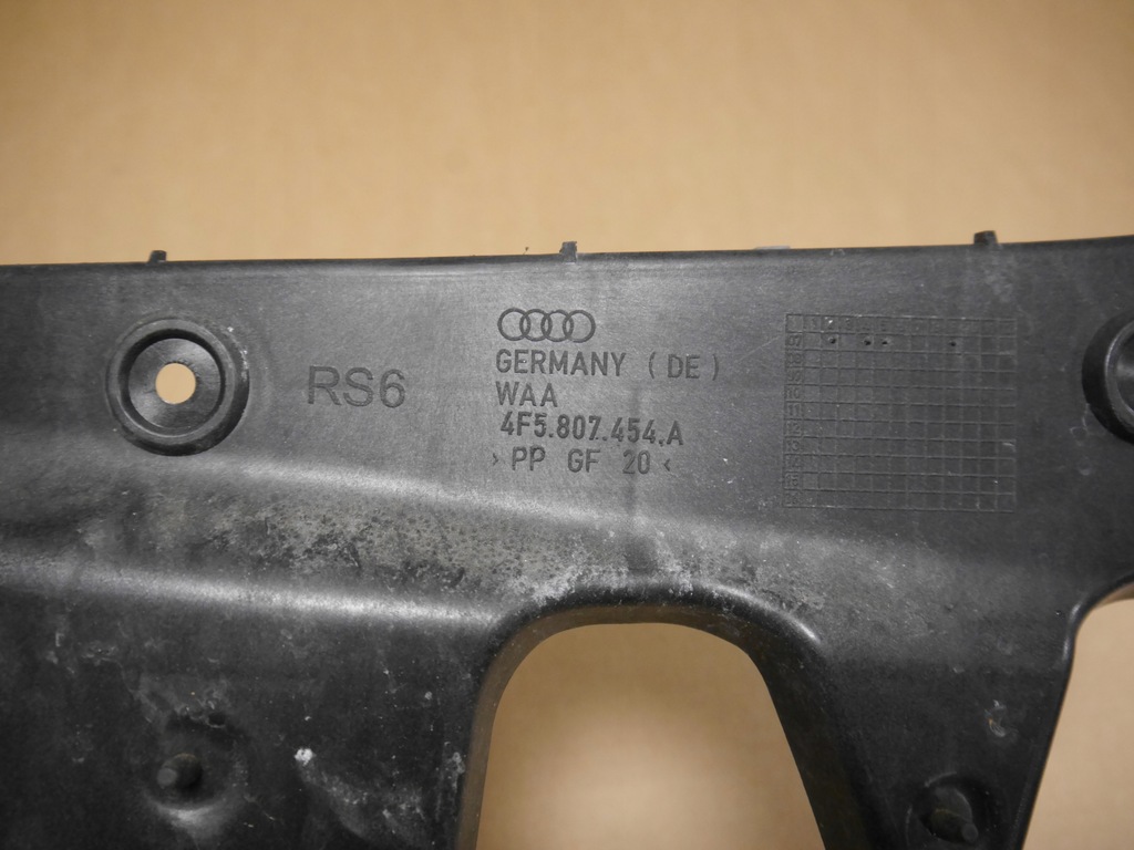 фото №2, Audi rs6 c6 направляющая бампера задняя 4f5807454a