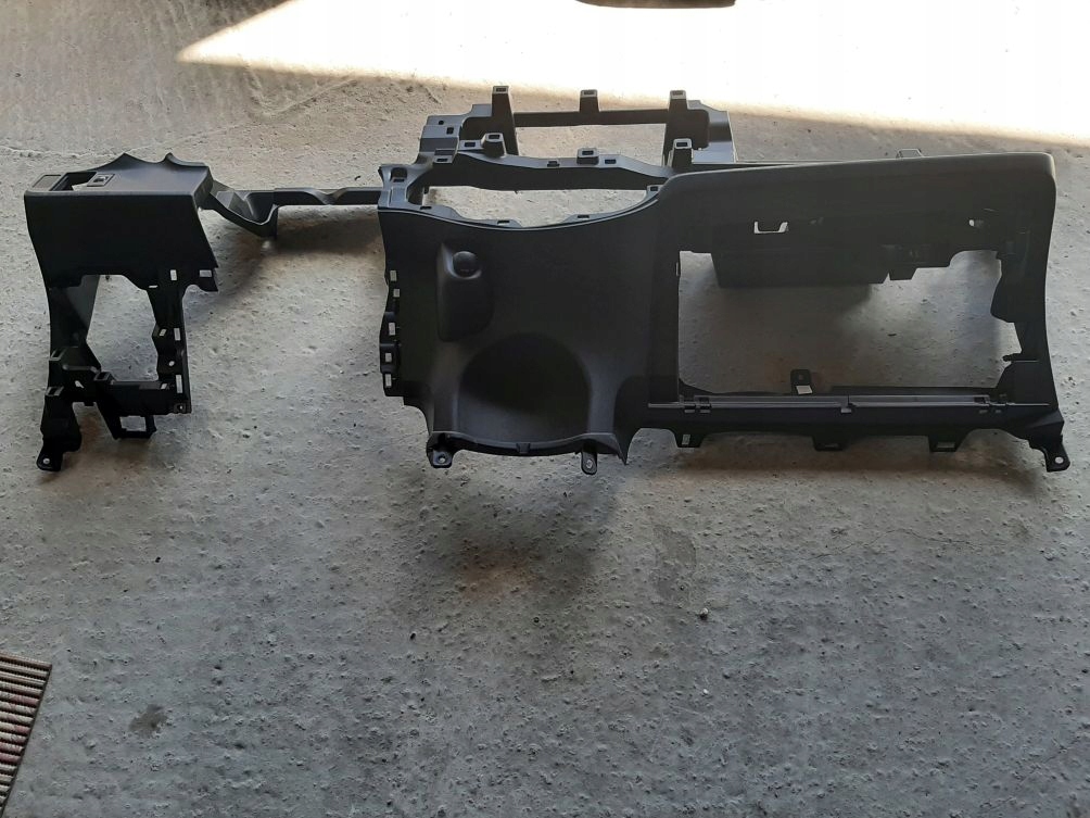 фото №1, Приборная панель приборная панель dół toyota yaris iii 2011-2014r