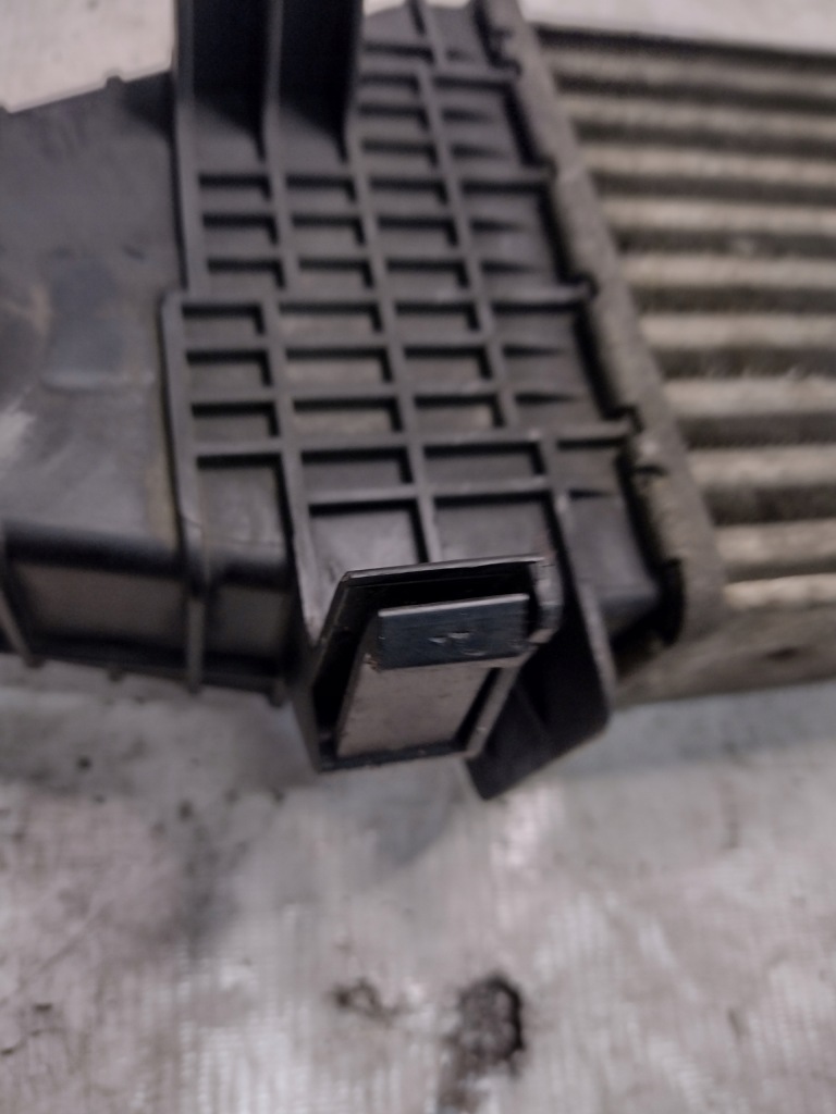 Интеркулер mercedes w212 2,2cdi автоматическая коробка передач a2046000100 Оригинал