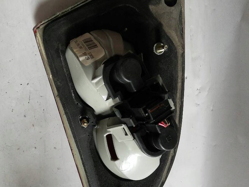 фото №2, Лампа правая задняя w крышка багажника toyota avensis