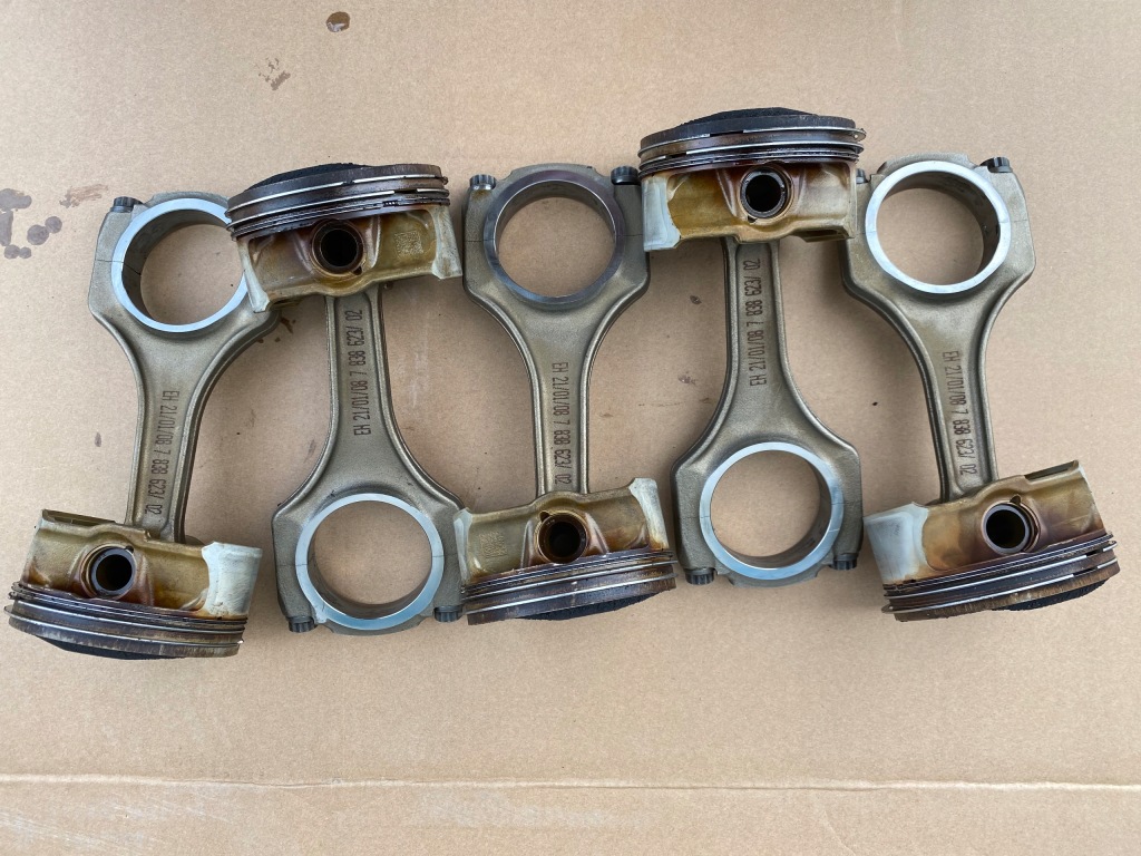 Купити Поршень + шатун bmw s65b40a 7838623 лівий