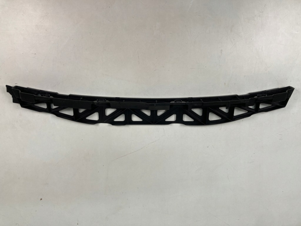 Напрямна бампера заднього vw passat b8 kombi 3g9 Недорого