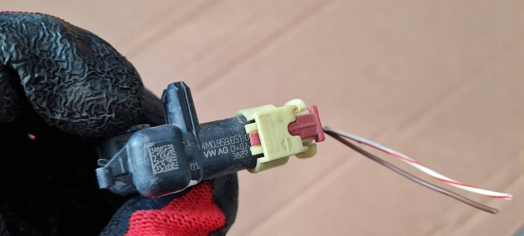 фото №6, A4 b9 8w lift s4 датчик ударный штекер 4m0959651 a5 8w s5 q7 q5