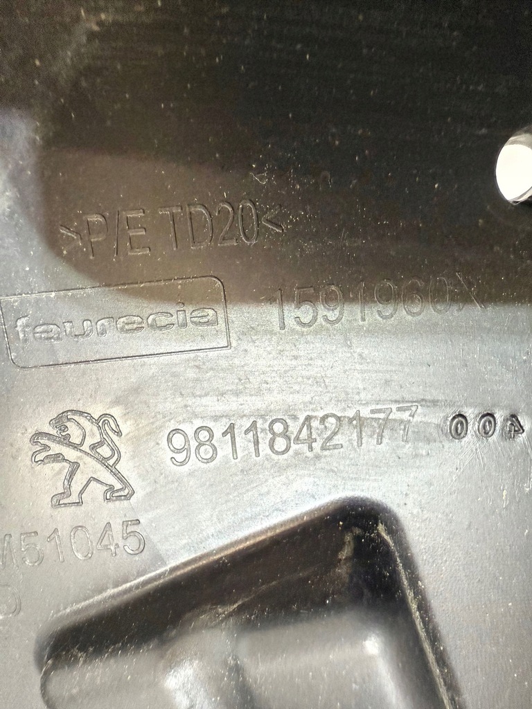 фото №7, Peugeot expert 2022 перед сторона права кронштейн кронштейн бампера передній