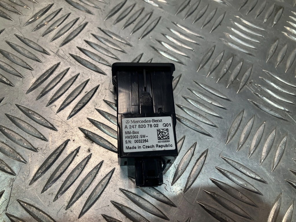 фото №2, Панель роз'єм port usb mercedes a klasa w177