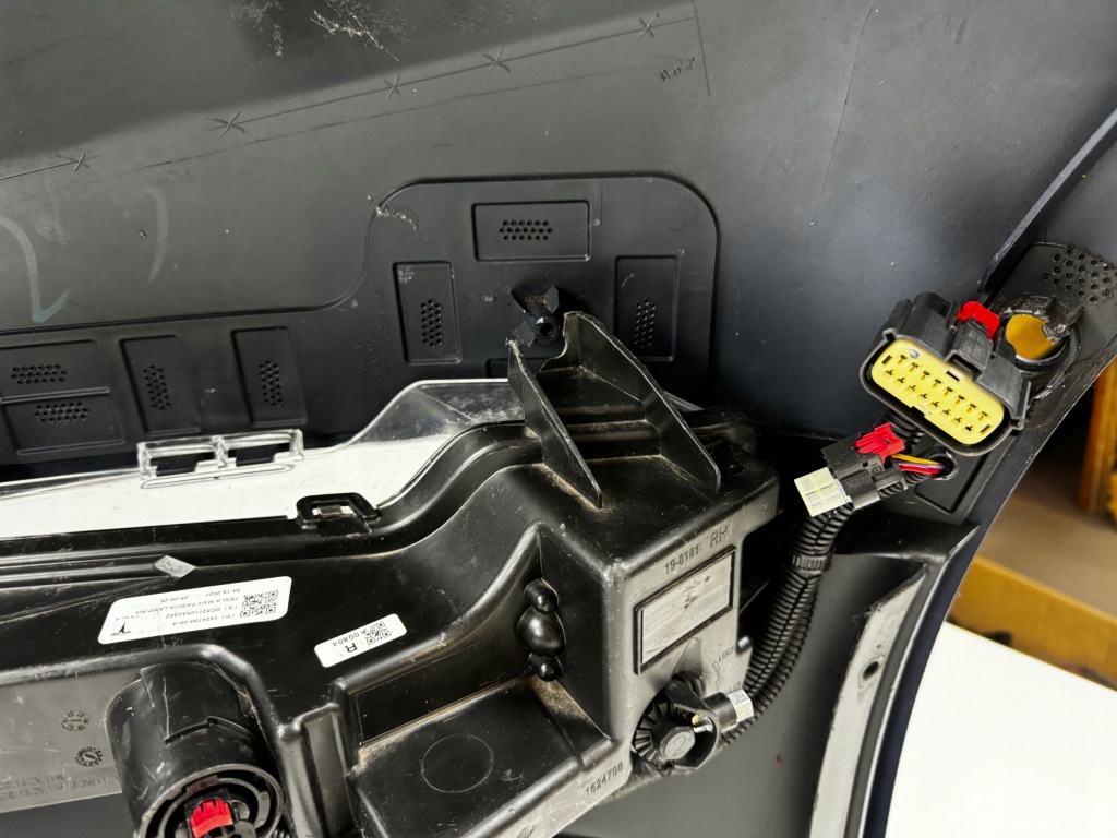 фото №8, Tesla 3 бампер передній перед kompletny протитуманні фари org!