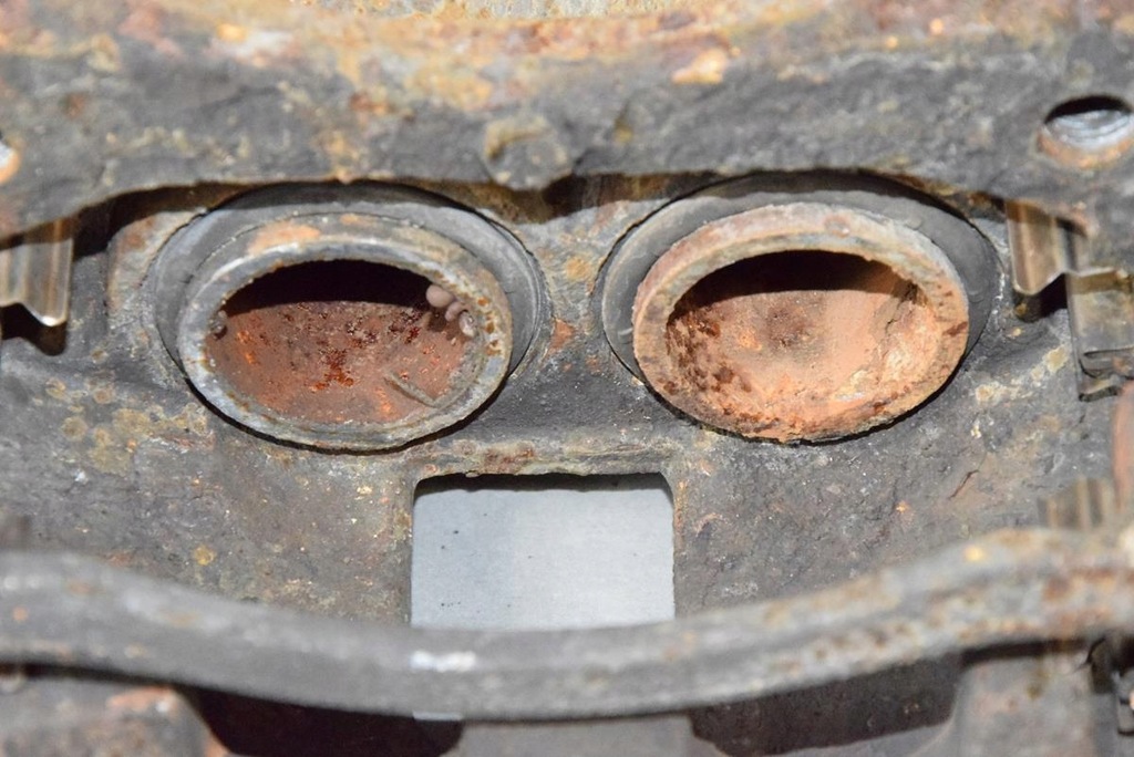 фото №6, Vw amarok суппорт левый перед 2h0615105c