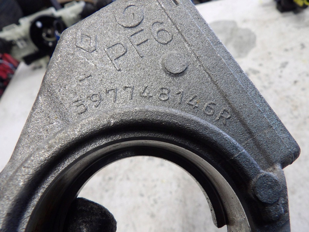 фото №2, Опора полуось 397748146r renault оригинальный номер