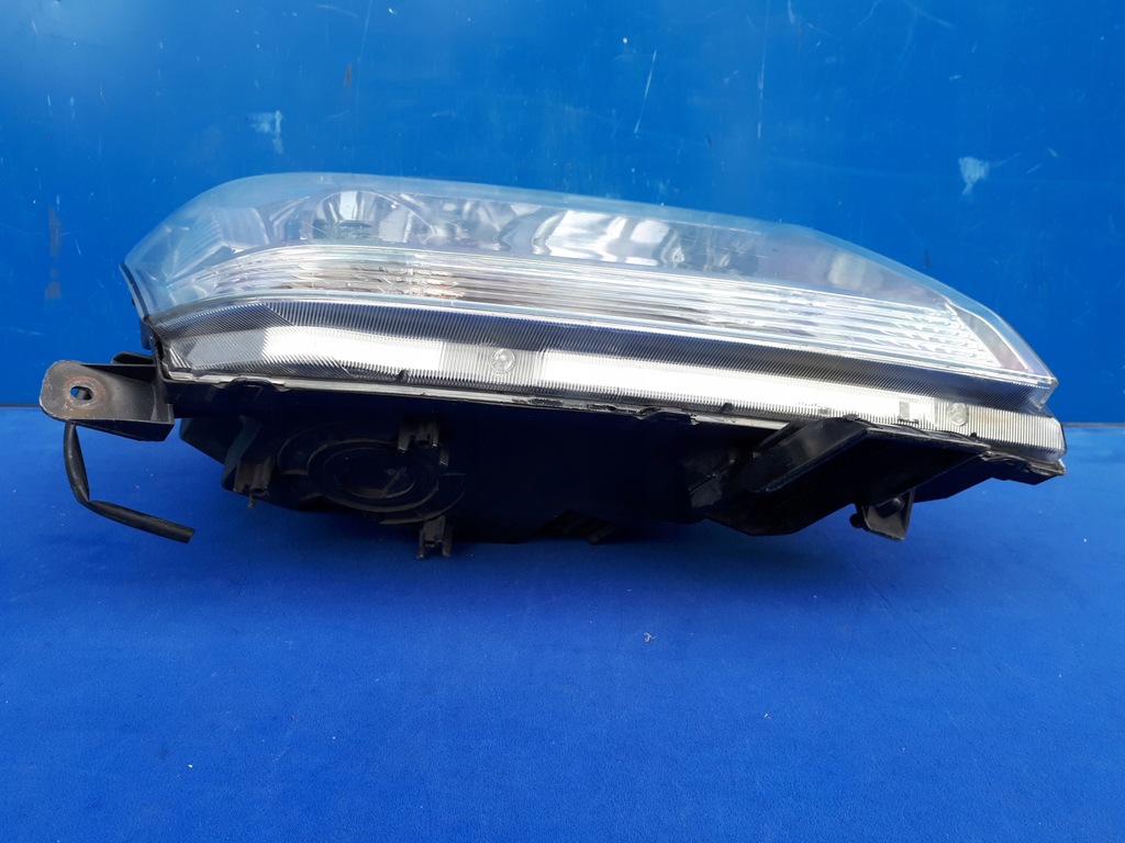 фото №11, Suzuki vitara 5d 06- 2006- фара лампа права