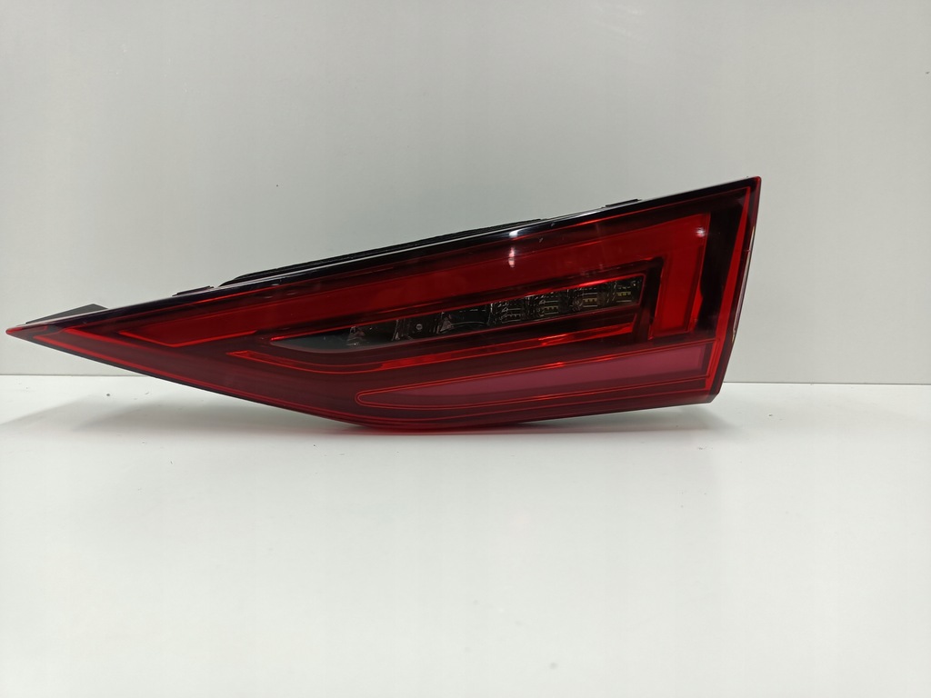 фото №1, Audi a3 8y лампа права led задня задня 8y0945308
