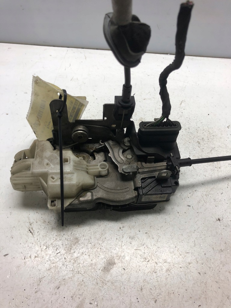 фото №1, Замок двері 31391830 volvo лівий перед