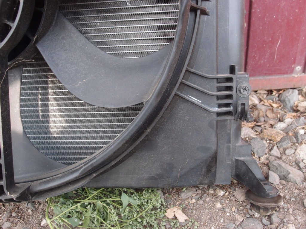 Купити Радіатор води вентилятор qashqai 2 1.6 dci