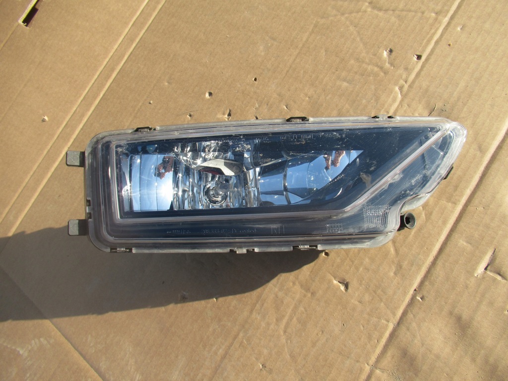 фото №1, Лампа протитуманна фара права vw amarok