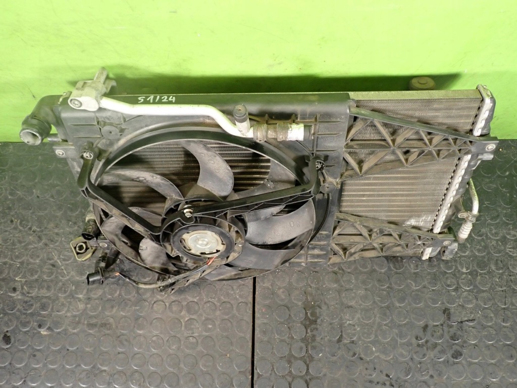 Радіатор води вентилятор skoda fabia 1 рестайлінг  6q0820411k 6q0121253q 1.4 b Зі Шроту