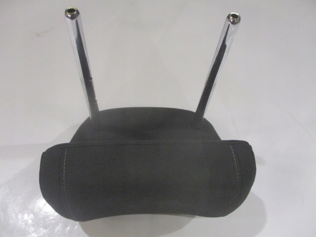 Подголовник сиденье задняя задний правый  или левое  материал vw passat b8 универсал в Украине