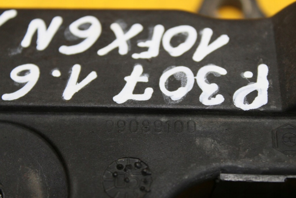 фото №8, Кришка клапанів 9658651780 peugeot 307 1.6 16v