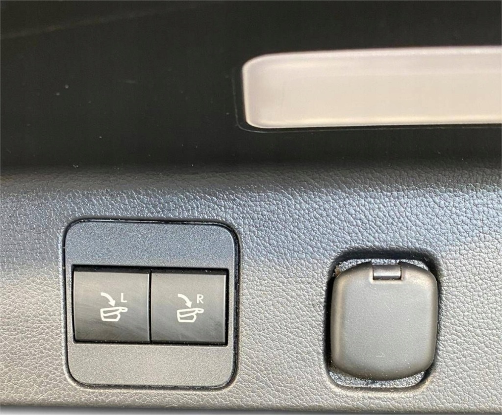 Lexus rx v обшивка / оббивка / багажника в Україні