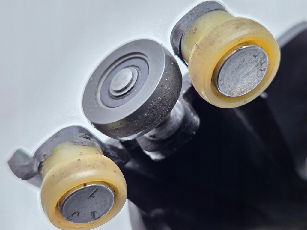 Proace city berlingo rifter ролик напрямна двері розсувних 9833303080 в Україні