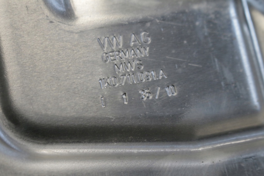 фото №12, Volkswagen оригинальный номер 1q0711049c выборщик передач